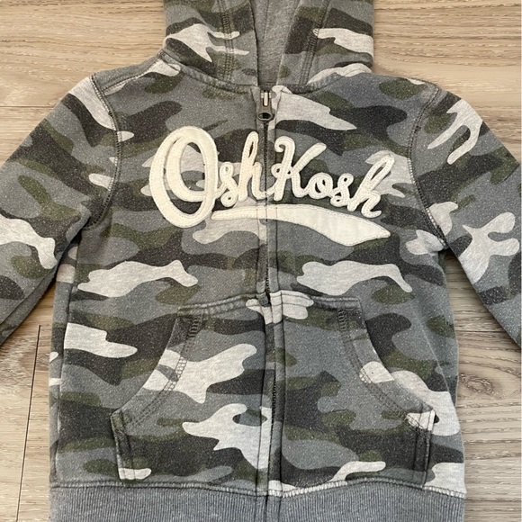 Oshkosh Boys Sweater - Picture 2 of 7